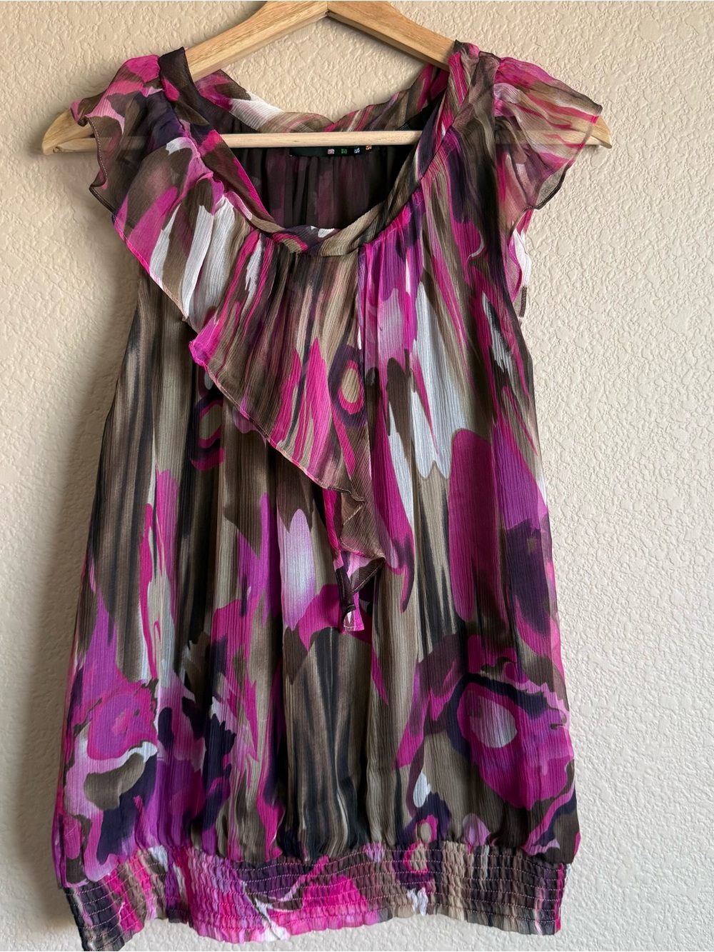 Women's Vintage Y2K 100% Silk Pink Fuchsia Floral Ruffle Cap-Sleeve Top Sheer